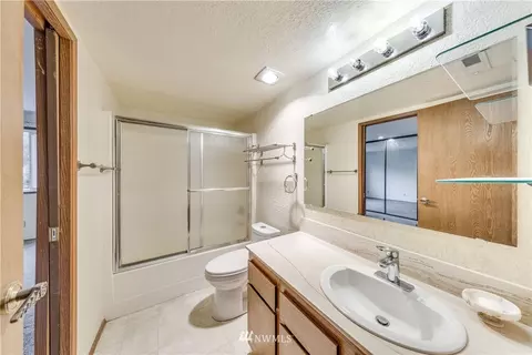 9515 NE 180th St #C-102, Bothell, WA 98011 photo 9