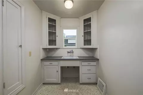 709 N 68th St, Seattle, WA 98103 photo 21