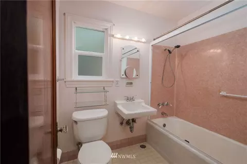709 N 68th St, Seattle, WA 98103 photo 14
