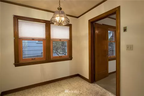 709 N 68th St, Seattle, WA 98103 photo 6