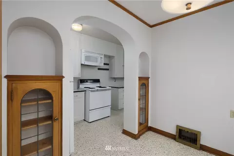 709 N 68th St, Seattle, WA 98103 photo 18