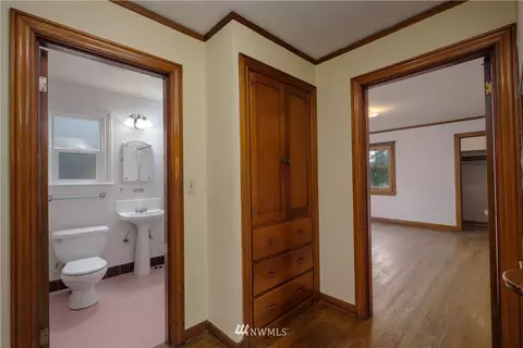 709 N 68th St, Seattle, WA 98103 photo 24