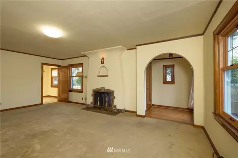 709 N 68th St, Seattle, WA 98103 photo 3