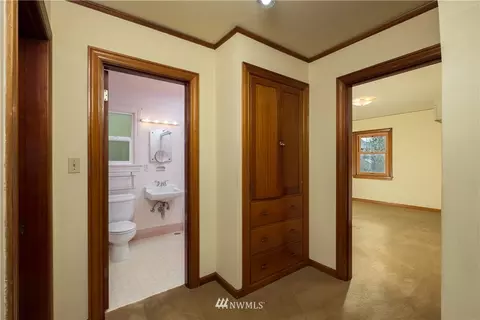 709 N 68th St, Seattle, WA 98103 photo 11