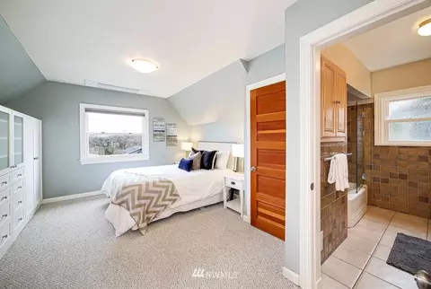 1079 25th Ave E, Seattle, WA 98112 photo 12