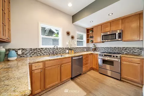 1079 25th Ave E, Seattle, WA 98112 photo 10