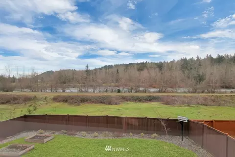 1530 Daffodil Ave NE, Orting, WA 98360 photo 2