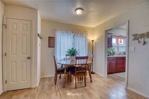 952 8th Ave, Longview, WA 98632 photo 3