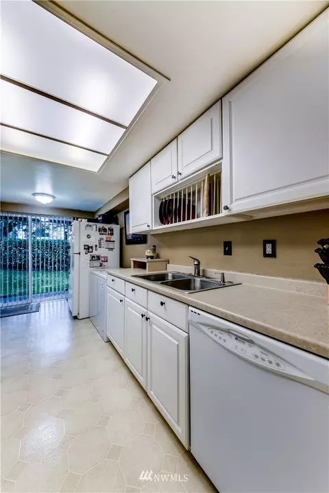 7425 SW Ruby Dr #E8, Lakewood, WA 98498 photo 9