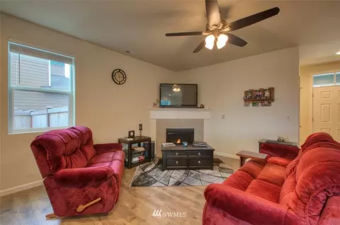 576 Sigrist Dr E, Enumclaw, WA 98022 photo 9