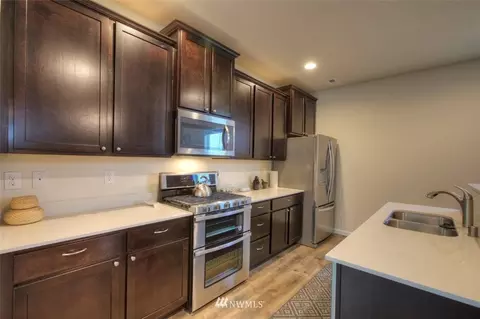 576 Sigrist Dr E, Enumclaw, WA 98022 photo 11
