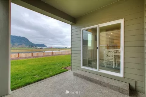 576 Sigrist Dr E, Enumclaw, WA 98022 photo 3