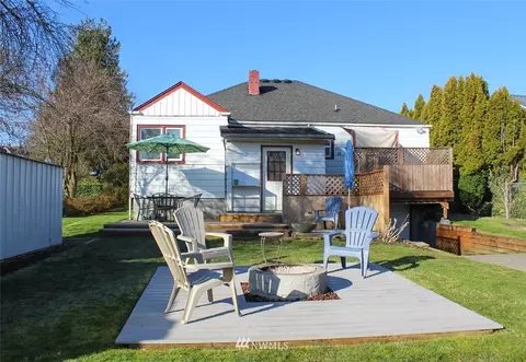 1057 Mckinley St, Enumclaw, WA 98022 photo 2
