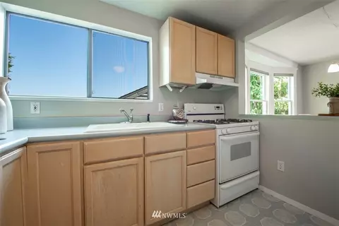 424 N 68th St, Seattle, WA 98103 photo 7