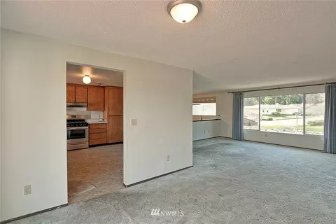 10823 38th Dr SE, Everett, WA 98208 photo 6