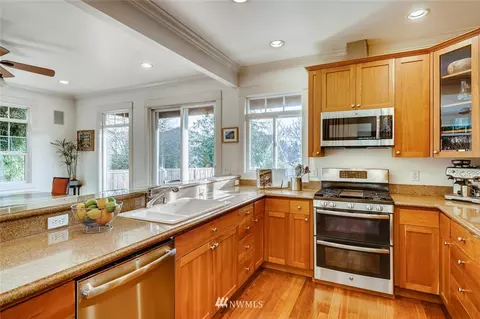 304 29th Ave E, Seattle, WA 98112 photo 3
