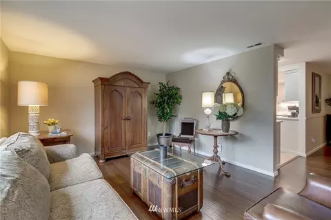 10608 10th Dr SE, Everett, WA 98208 photo 2