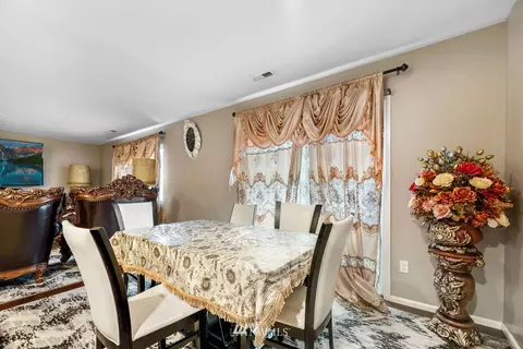 9733 30th Dr SE, Everett, WA 98208 photo 3