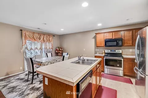 9733 30th Dr SE, Everett, WA 98208 photo 2