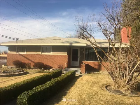 401 E Pine Pl, Othello, WA 99344 photo 1