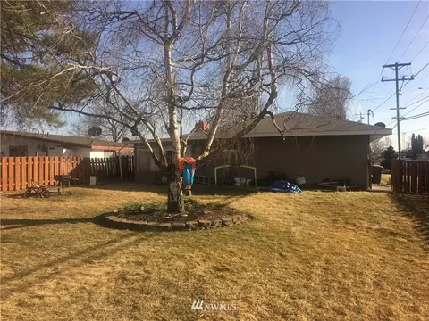 401 E Pine Pl, Othello, WA 99344 photo 17