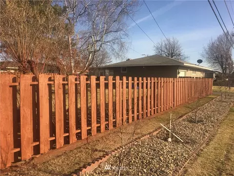 401 E Pine Pl, Othello, WA 99344 photo 3