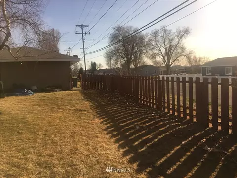 401 E Pine Pl, Othello, WA 99344 photo 18