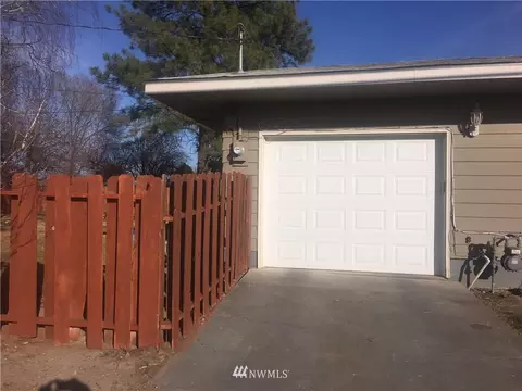 401 E Pine Pl, Othello, WA 99344 photo 5