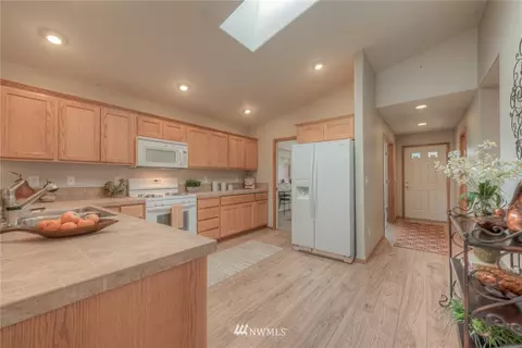 719 Pecks Dr, Everett, WA 98203 photo 13