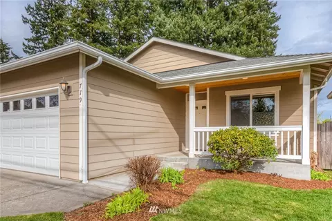 719 Pecks Dr, Everett, WA 98203 photo 2