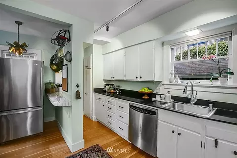 900 20th Ave E, Seattle, WA 98112 photo 9