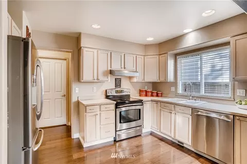 710 106 Pl SE, Everett, WA 98208 photo 9