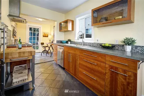 346 N 101st St, Seattle, WA 98133 photo 9