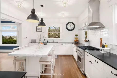 2034 Broadway E, Seattle, WA 98102 photo 7