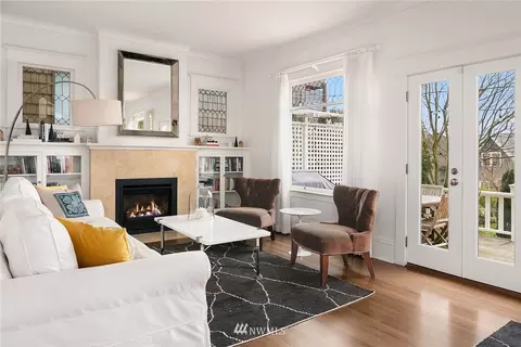 2034 Broadway E, Seattle, WA 98102 photo 3