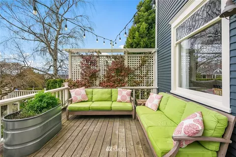 2034 Broadway E, Seattle, WA 98102 photo 22