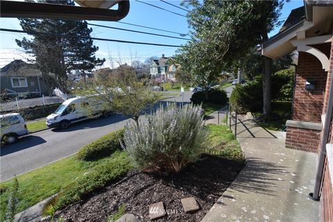 2004 E Pine St, Seattle, WA 98122 photo 2