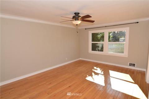 2004 E Pine St, Seattle, WA 98122 photo 4