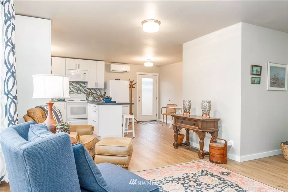  324 S 1st St, Chelan, WA 98816 photo 8