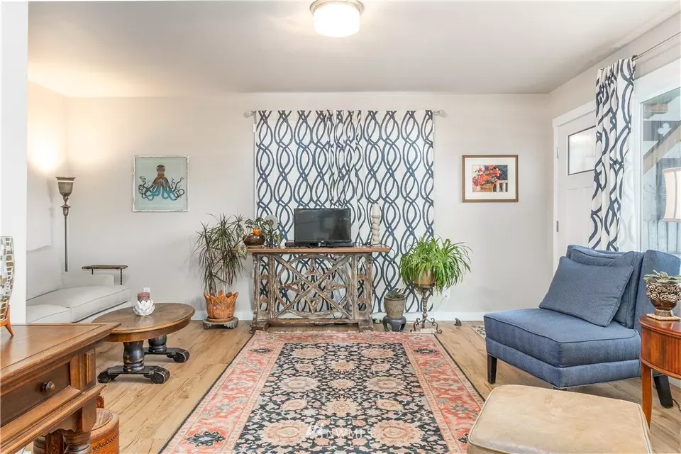  324 S 1st St, Chelan, WA 98816 photo 5