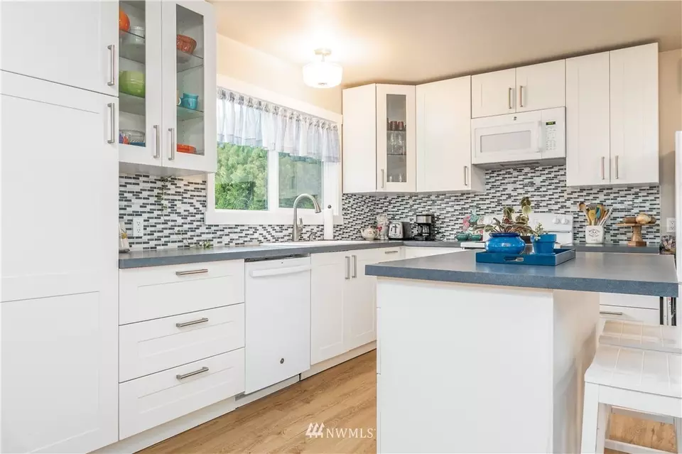  324 S 1st St, Chelan, WA 98816 photo 2