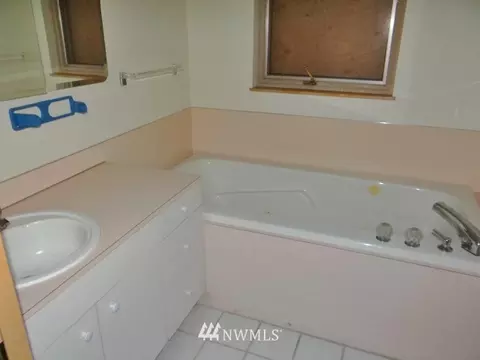 1001 Angle Ln, Everett, WA 98201 photo 22