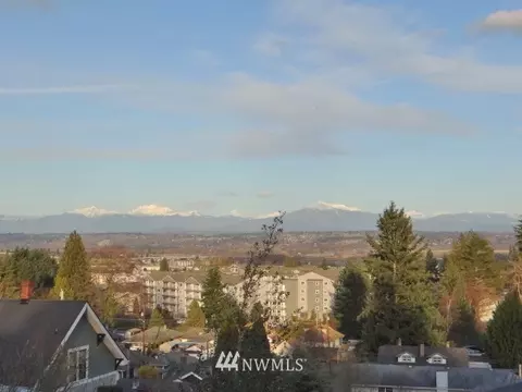 1001 Angle Ln, Everett, WA 98201 photo 1