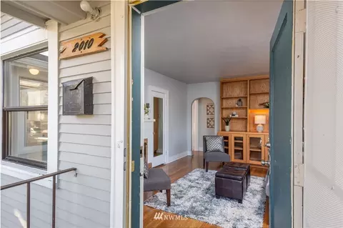 2010 17th St, Everett, WA 98201 photo 2