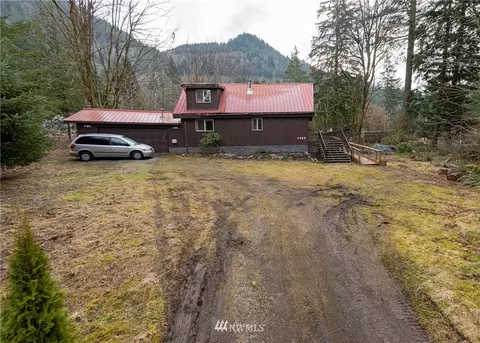 7960 Apache Dr, Maple Falls, WA 98266 photo 2