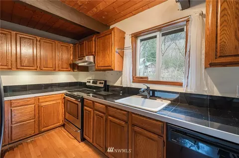 7960 Apache Dr, Maple Falls, WA 98266 photo 10