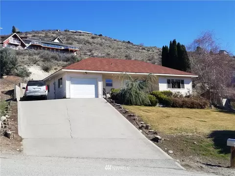 305 Eldorado Way, Chelan, WA 98816 photo 2