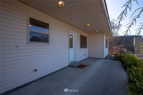 305 Eldorado Way, Chelan, WA 98816 photo 17