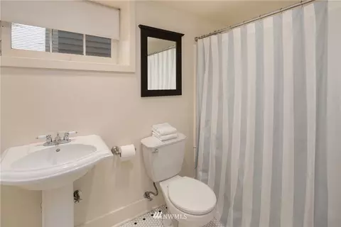 2418 E Miller St, Seattle, WA 98112 photo 25