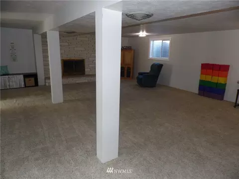 856 E Spruce St, Othello, WA 99344 photo 3